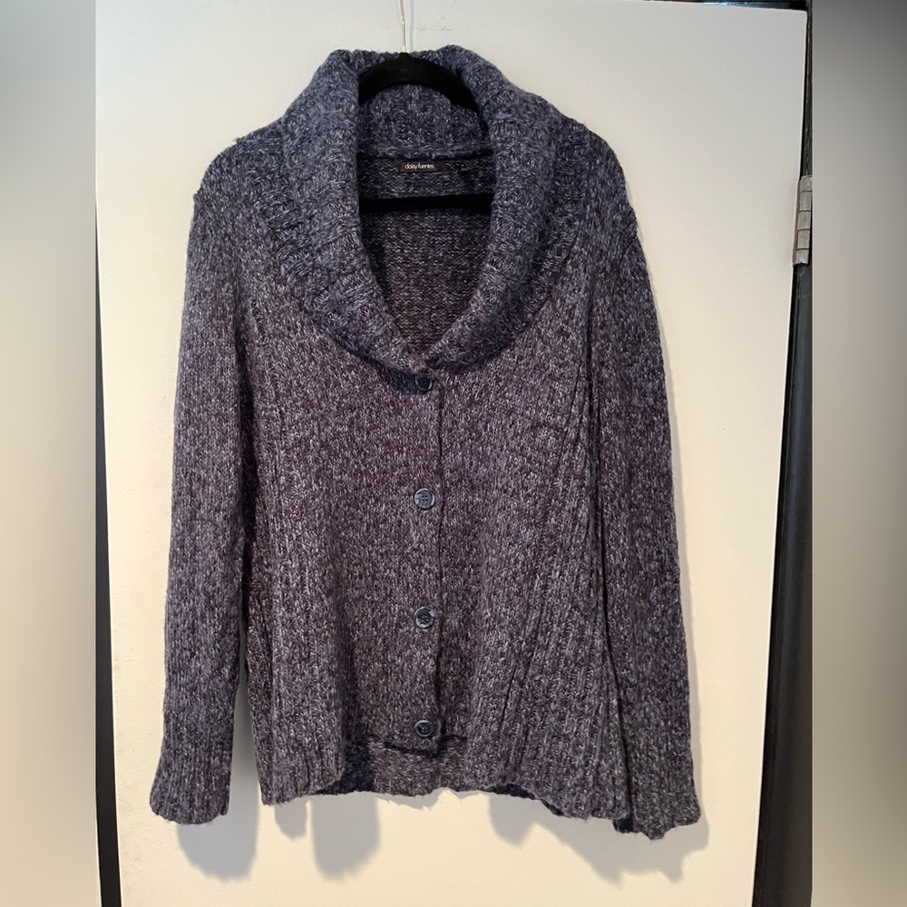 Daisy Fuentes sweater with buttons blue marbled size XL